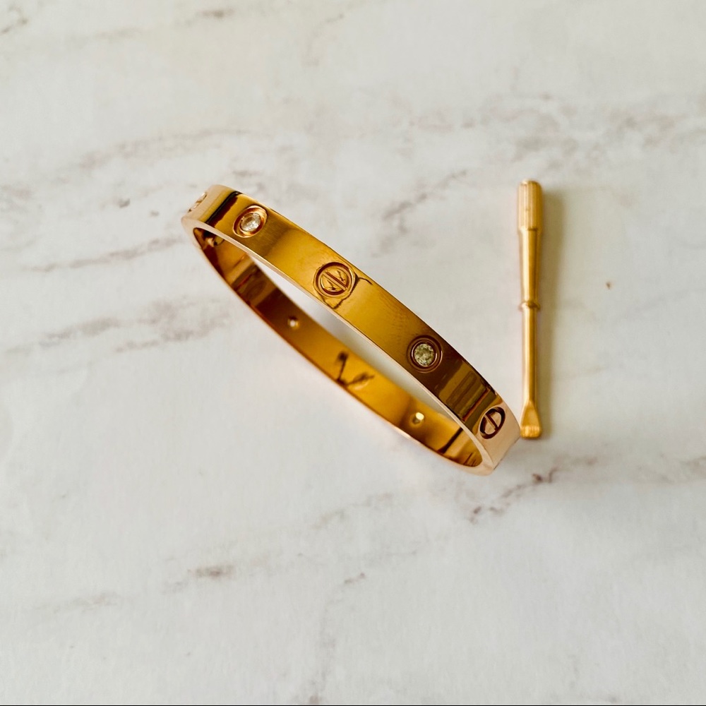 Gorgeous 18K Rose Gold  Bangle Bracelet w/ Stone